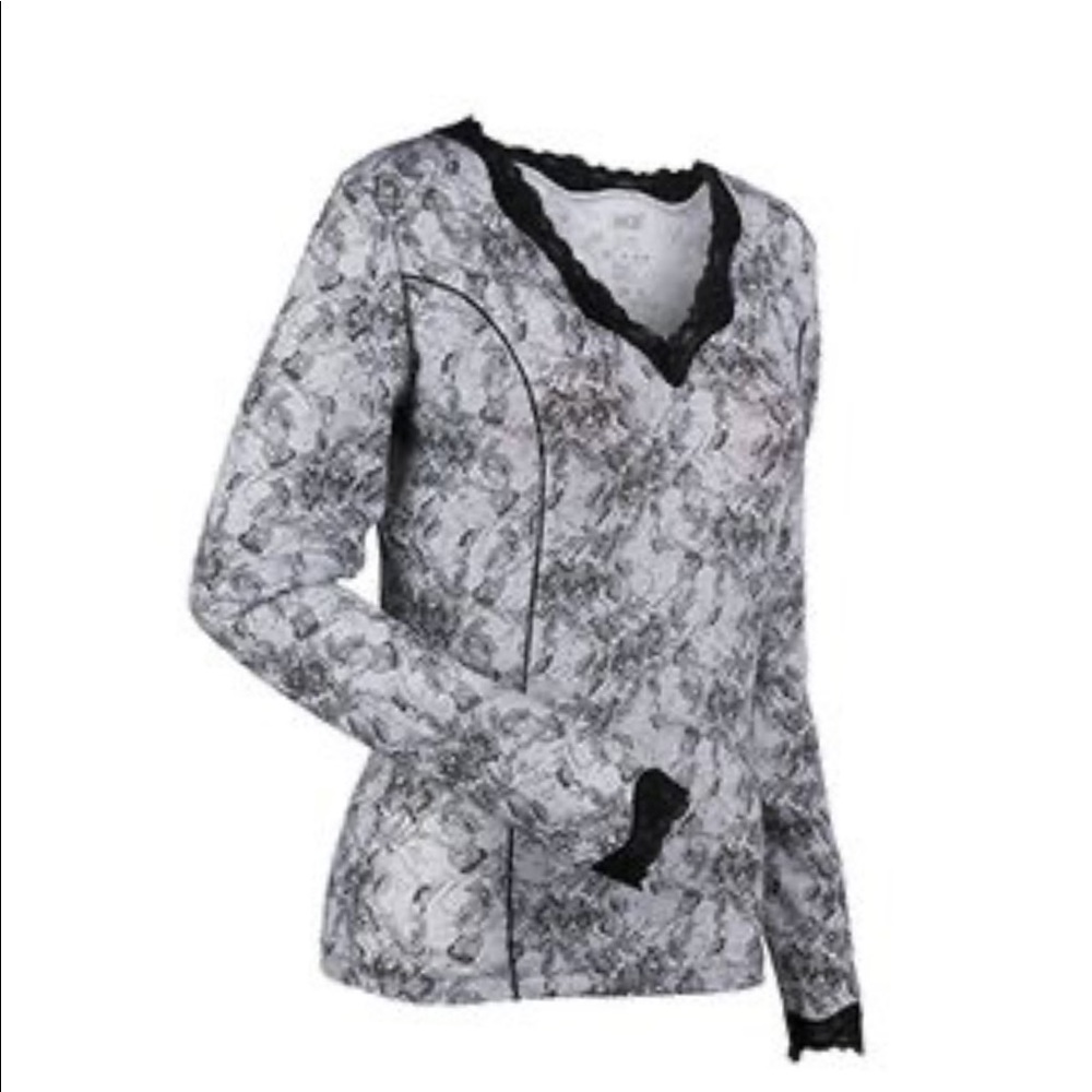 Nils lace cozy lace print base layer top